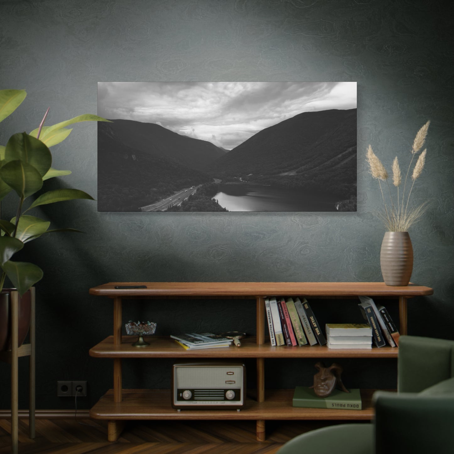 “Monochrome Valleys” // Signature Set