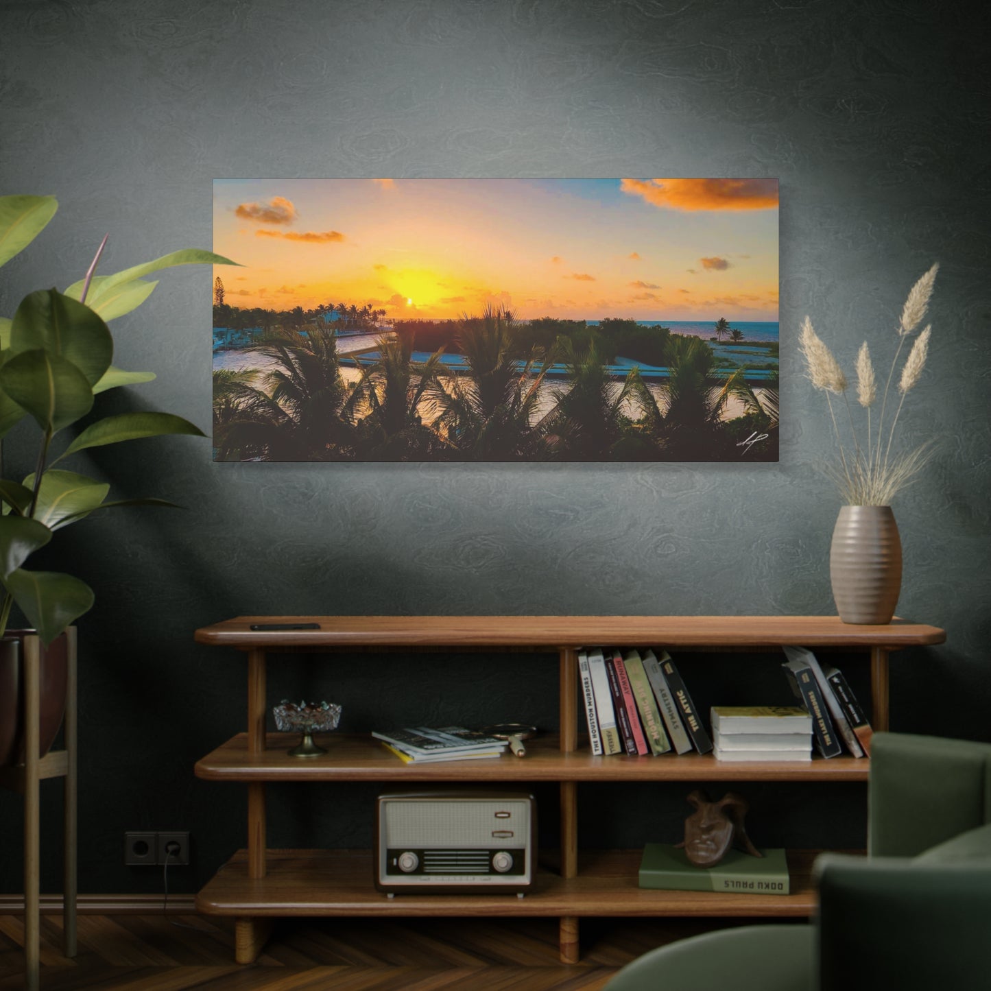 “Beyond The Palms” // Signature Set