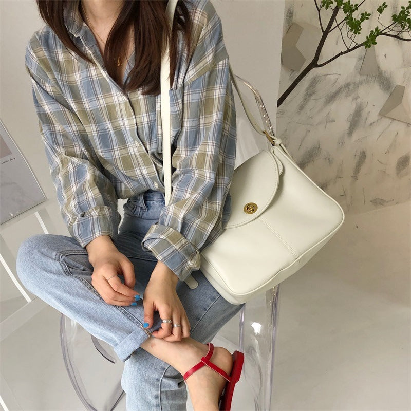 The Bellamy Leather Shoulder Bag