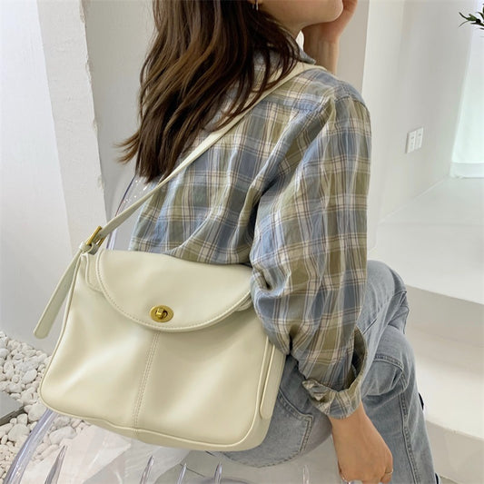 The Bellamy Leather Shoulder Bag