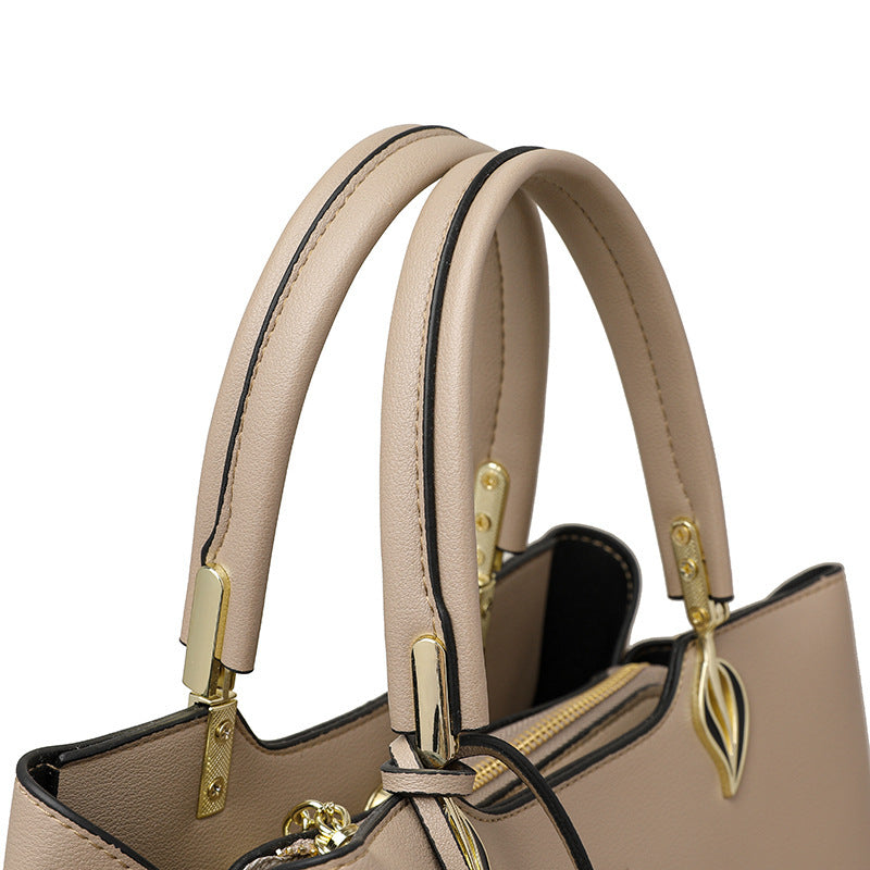 Luvette Sendid Messenger Bag